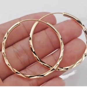 NEW! ❤️ 18 k Gold plated Hoop Earrings